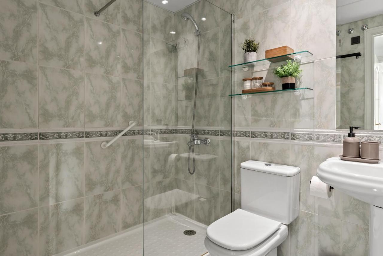 מארבלה Modern Apartment - 2 Bedrooms, Beachside - Puerto Banus מראה חיצוני תמונה